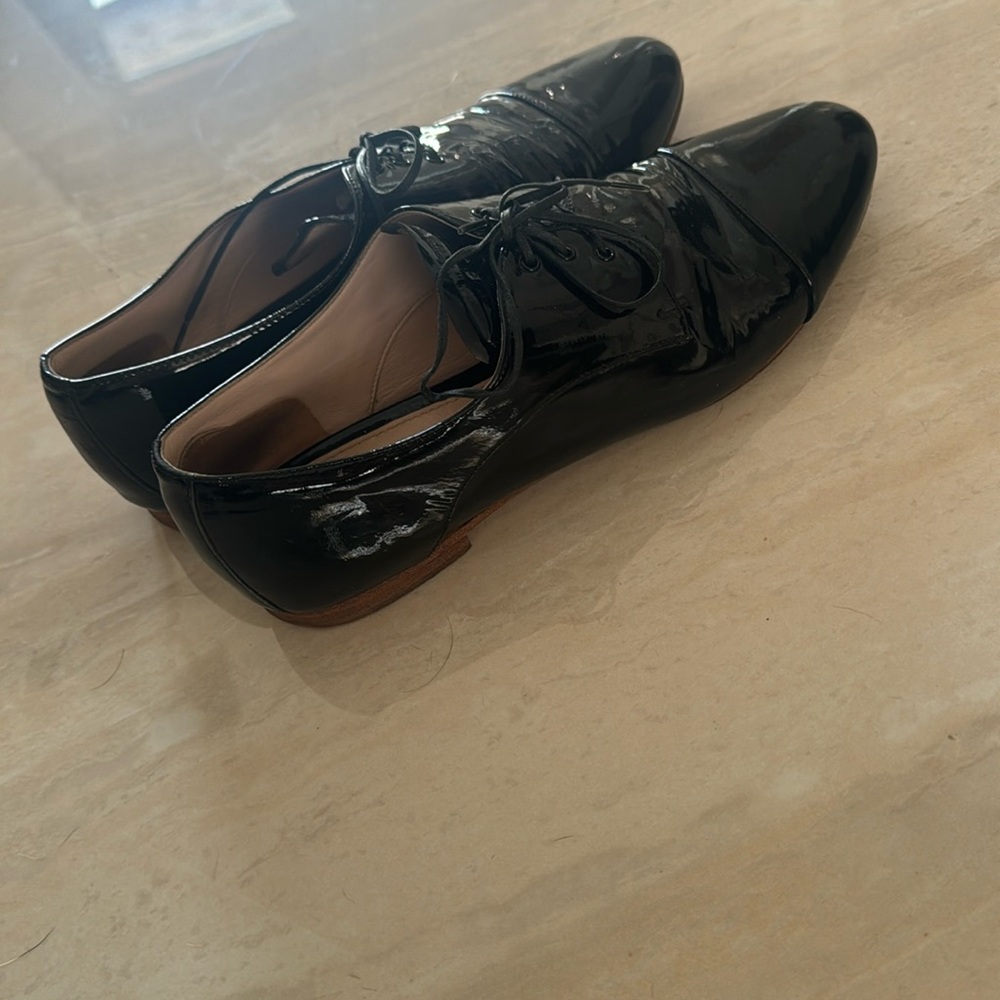 beautiful and comfortable slippers  size 7 color black